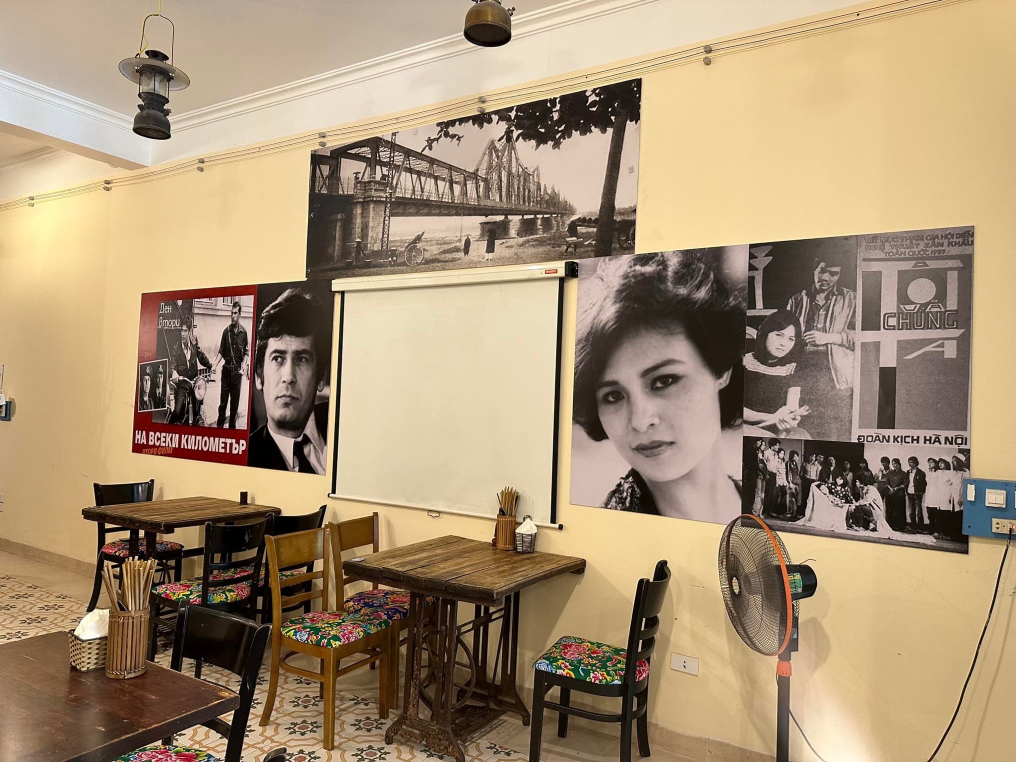 Stefan Danailov taking a selfie in a room