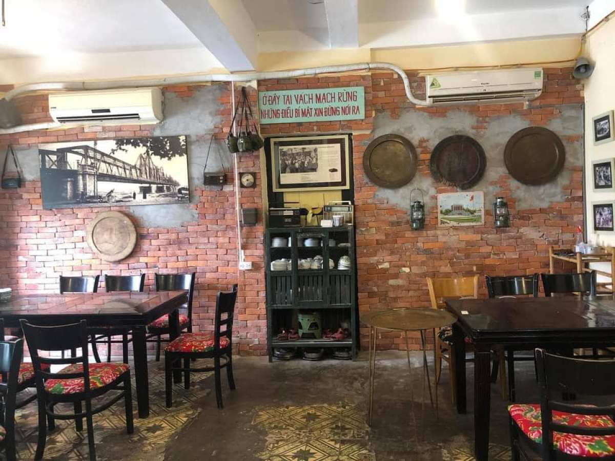 a room filled with furniture and a fire place