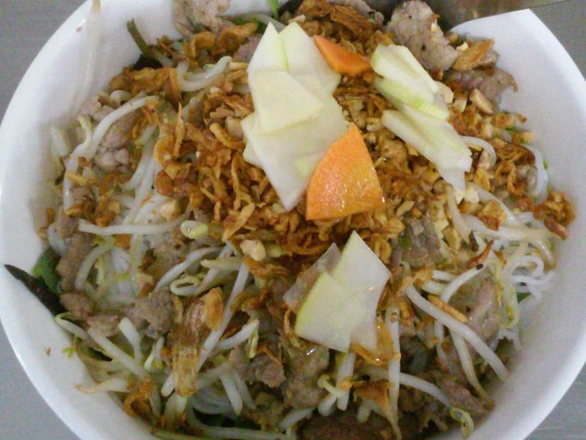 a bowl of food on a plate