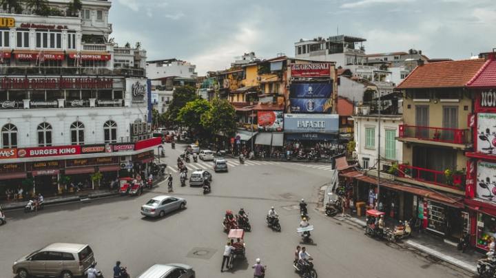 photo-1543355890-20bc0a26fda1