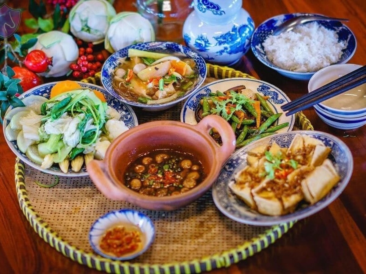a bowl of food on a table